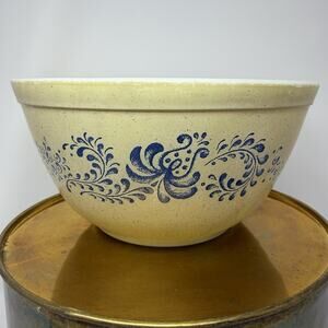 Vintage Pyrex Homestead 402 Bowl 1.5 Qt Speckled Tan w/Blue Flowers